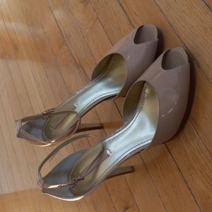 Nice 10.5 Nine West nude color 4 inch heels